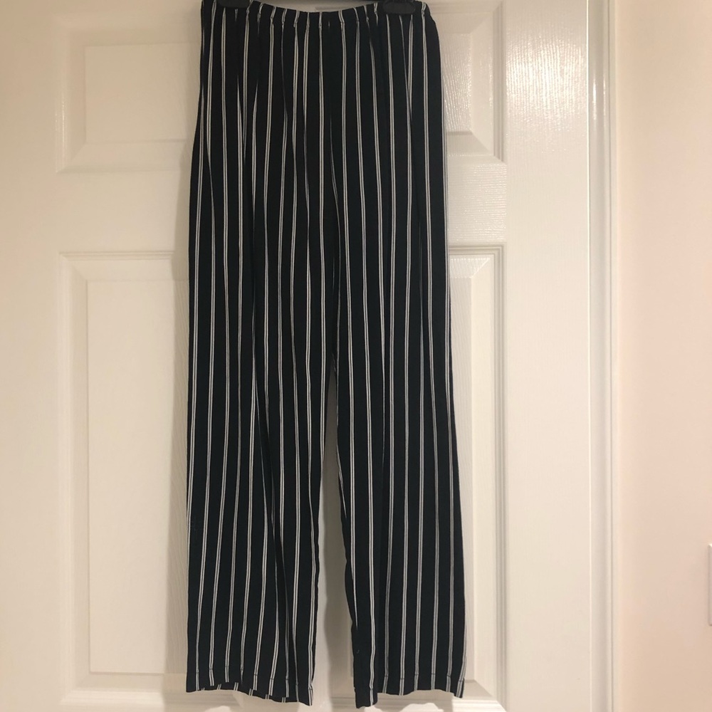 Brandy Melville flowy pinstripe pant!